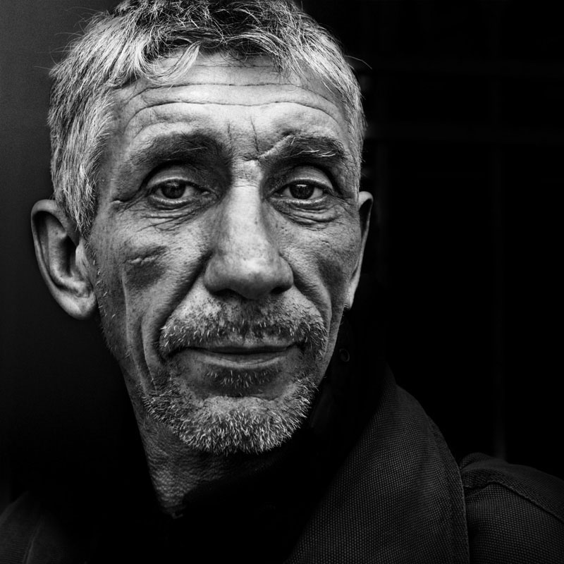 люди горшки обжигают