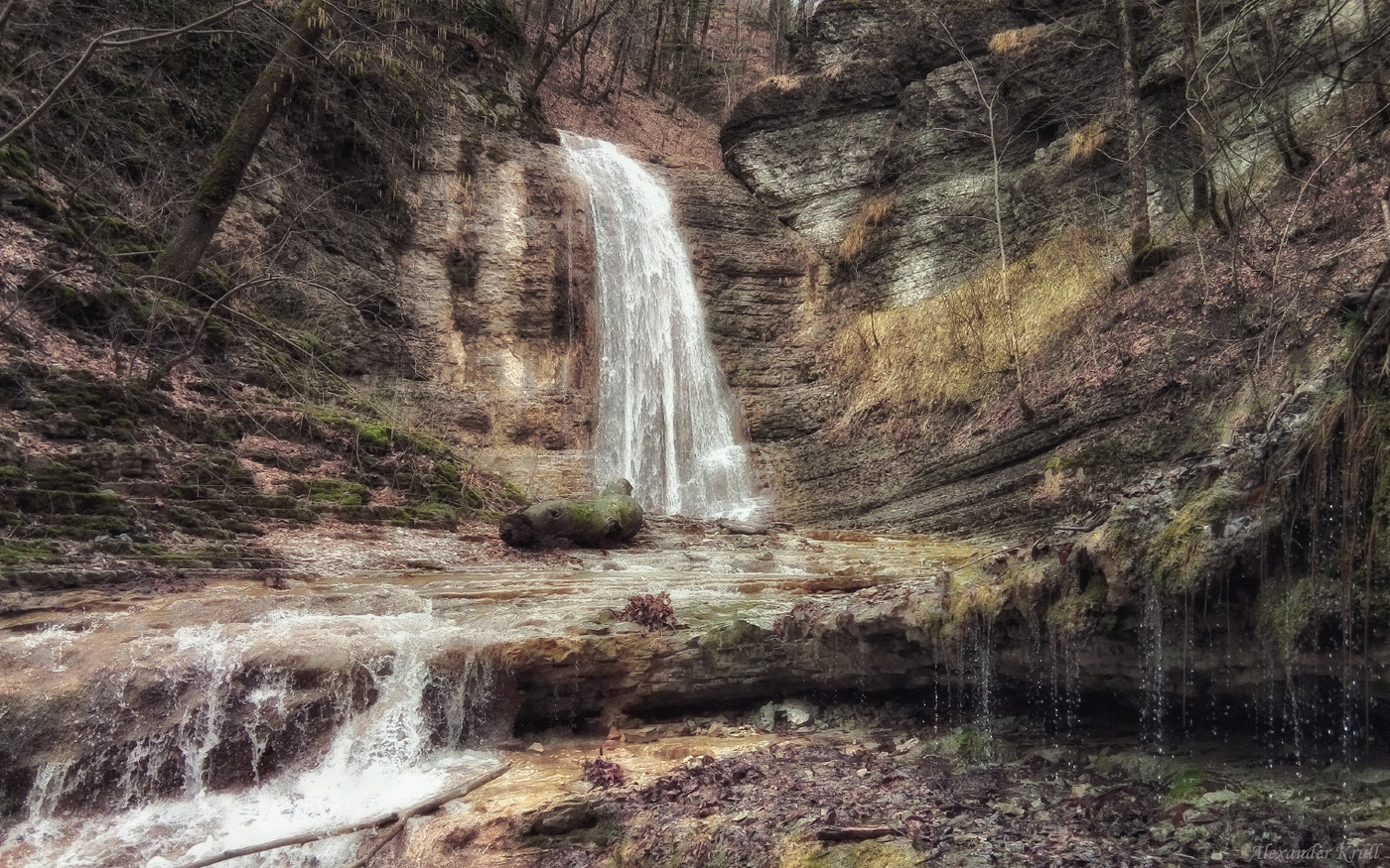 Большой Полковничий водопад.