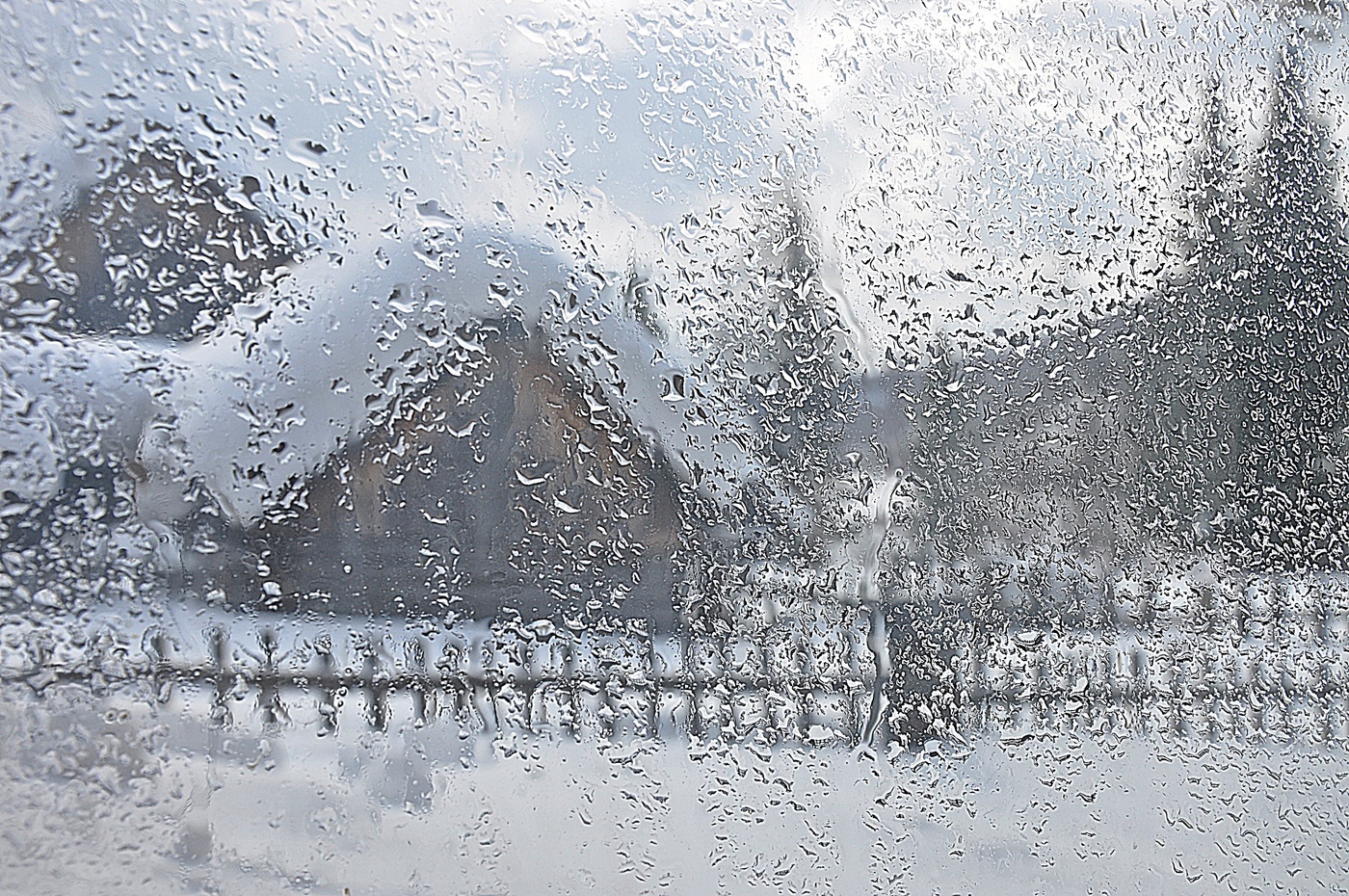 Сквозь стекло