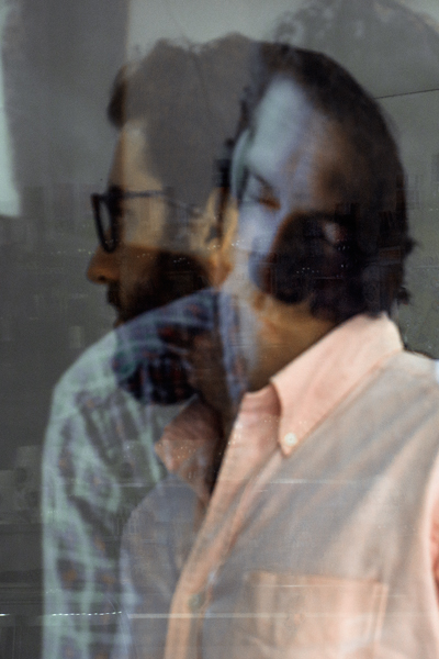 Сквозь стекло