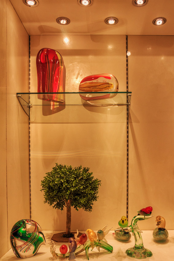 Сквозь стекло