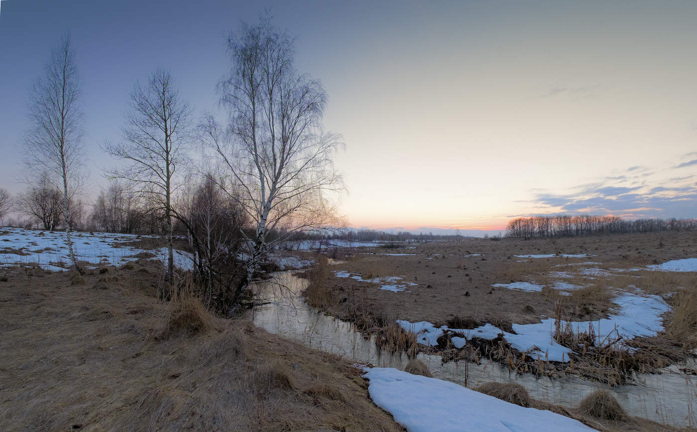 Ещё в полях белеет снег...