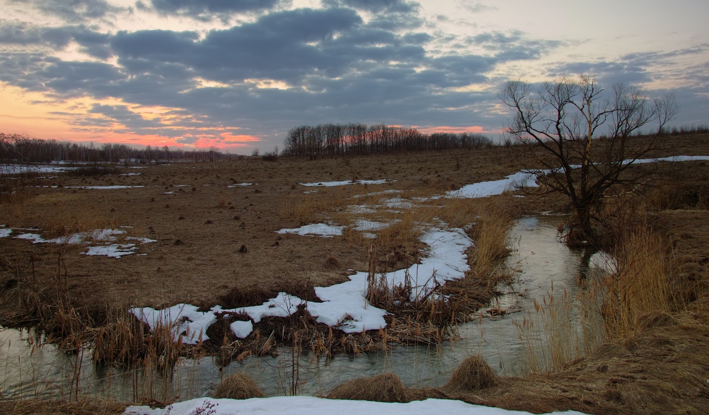 Закатный этюд с последним снегом