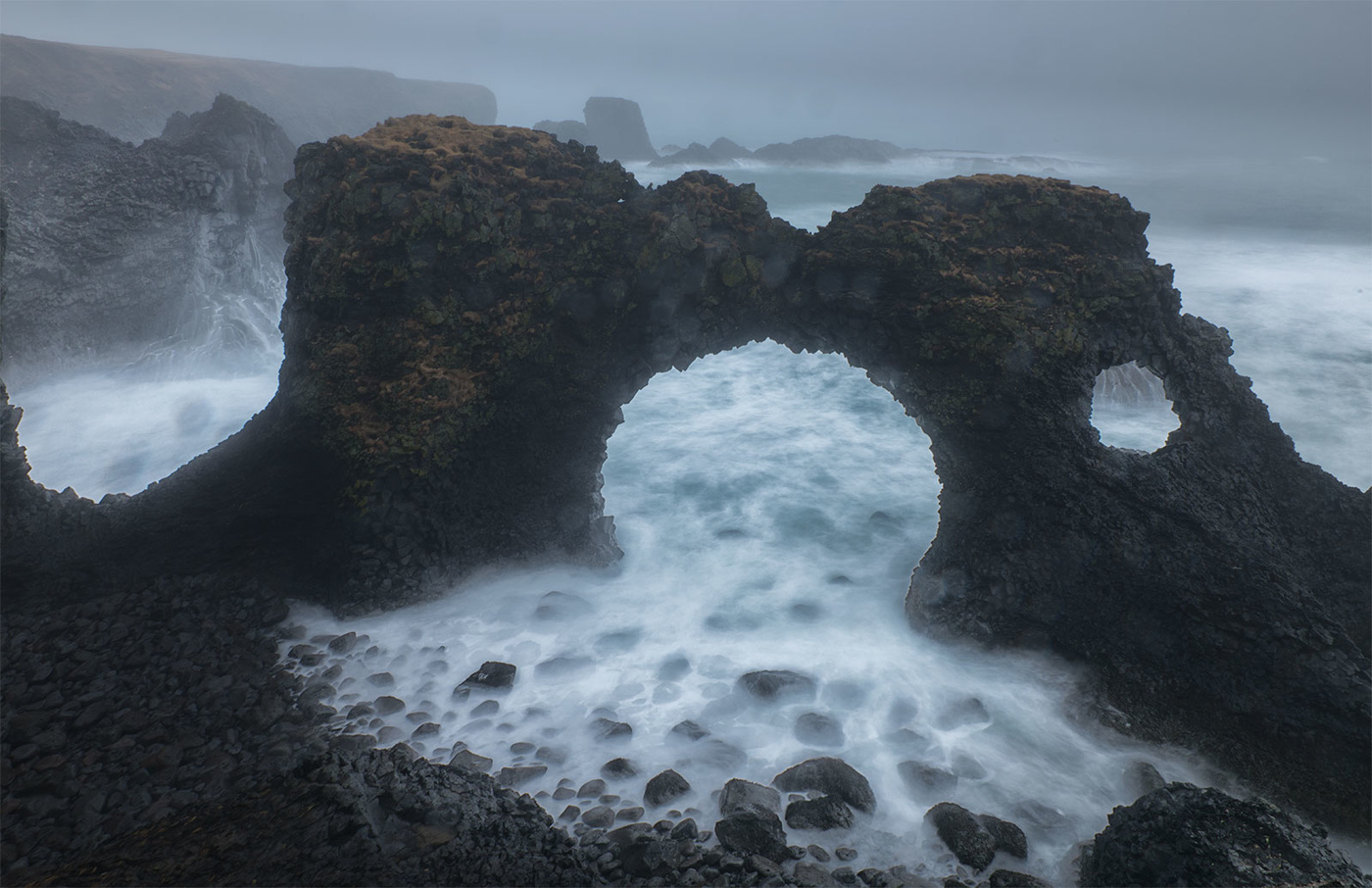 Ворота в ненастье