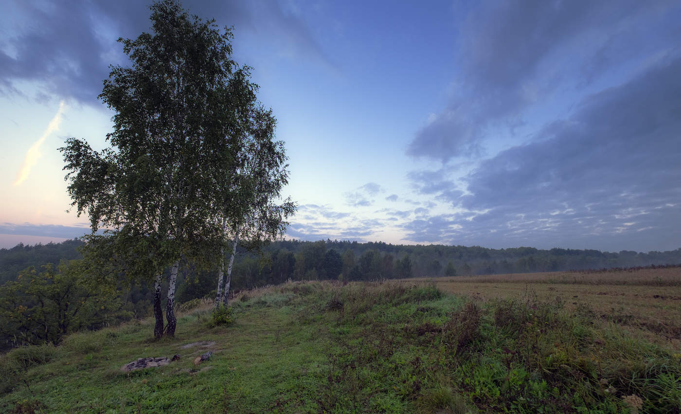 А рассвет уже всё заметнее...