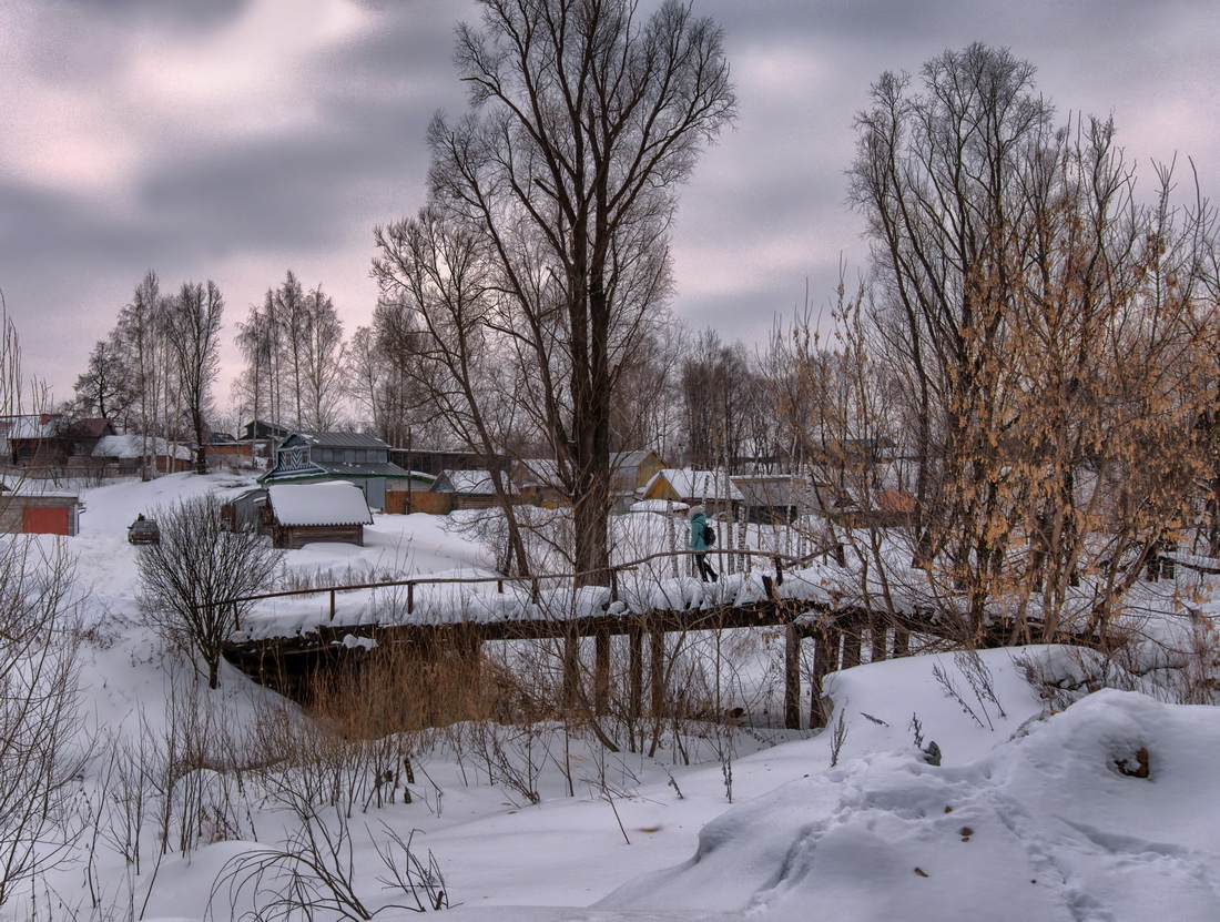 По ветхому мосту