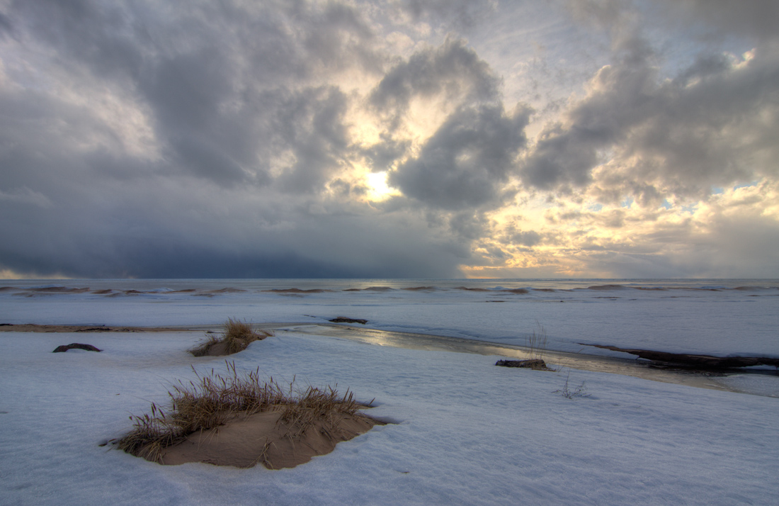 Он приближается