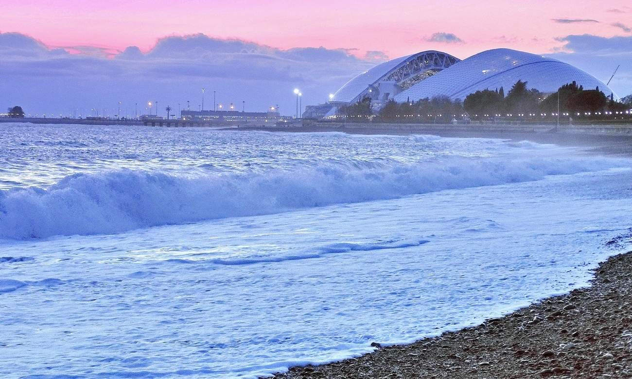 Море волнуется перед стадионом Фишт в Олимпийском
