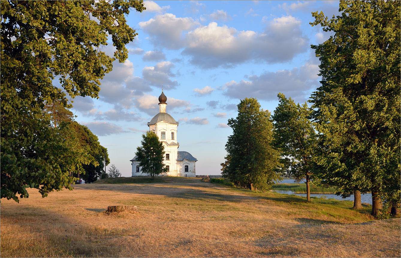 Нилова пустынь. Крестовоздвиженский храм