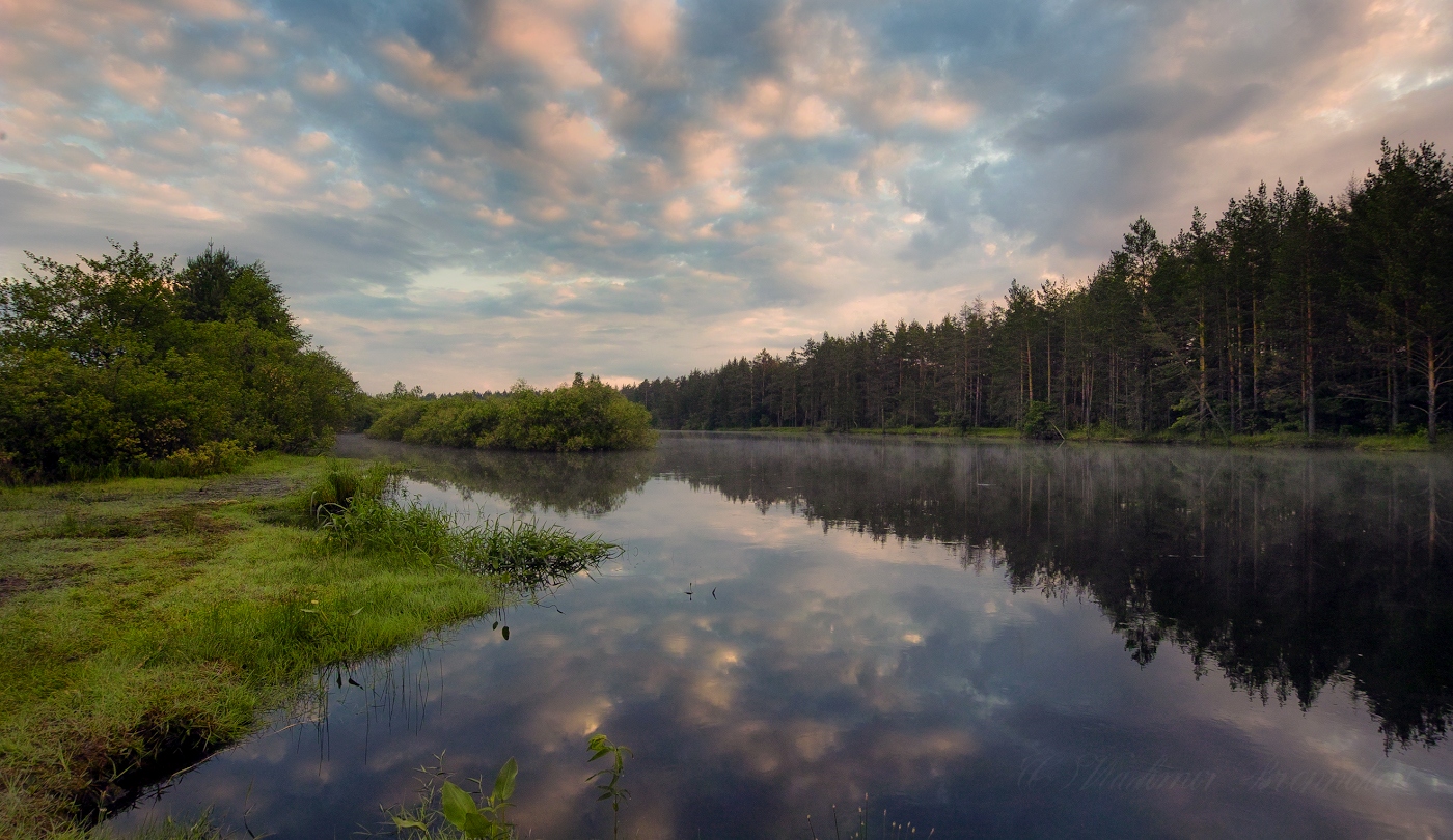 Отражались в тихих водах облака
