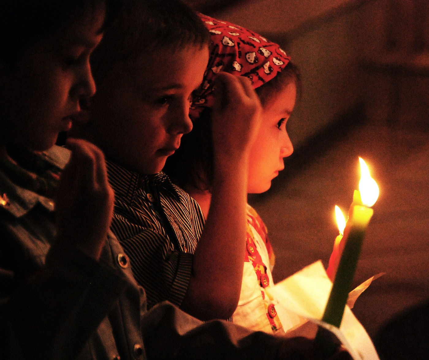 Дети в храме ...