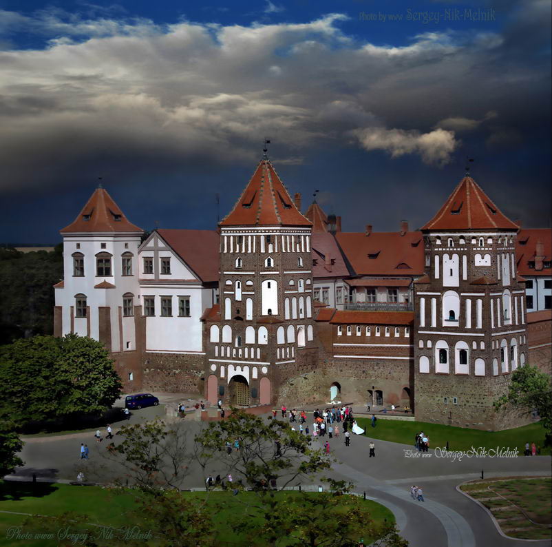 Предгрозовая свадьба в Мирском замке