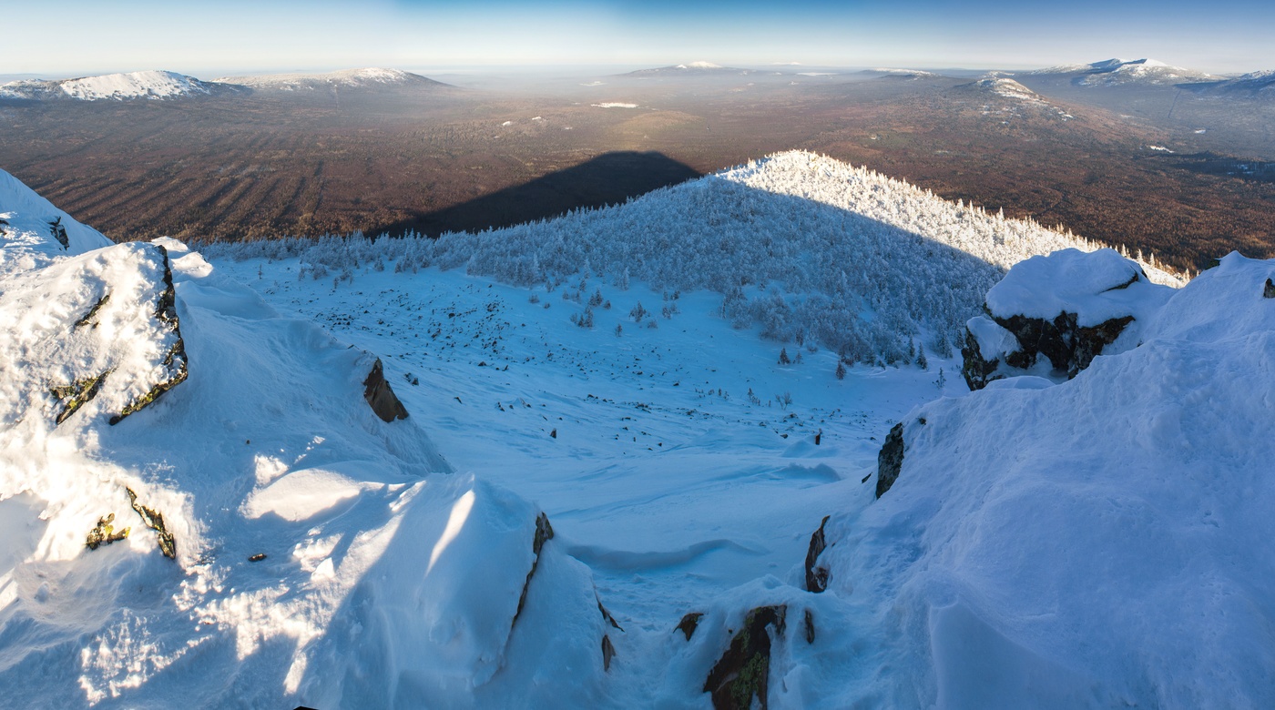 Тень от горы Большой Уван