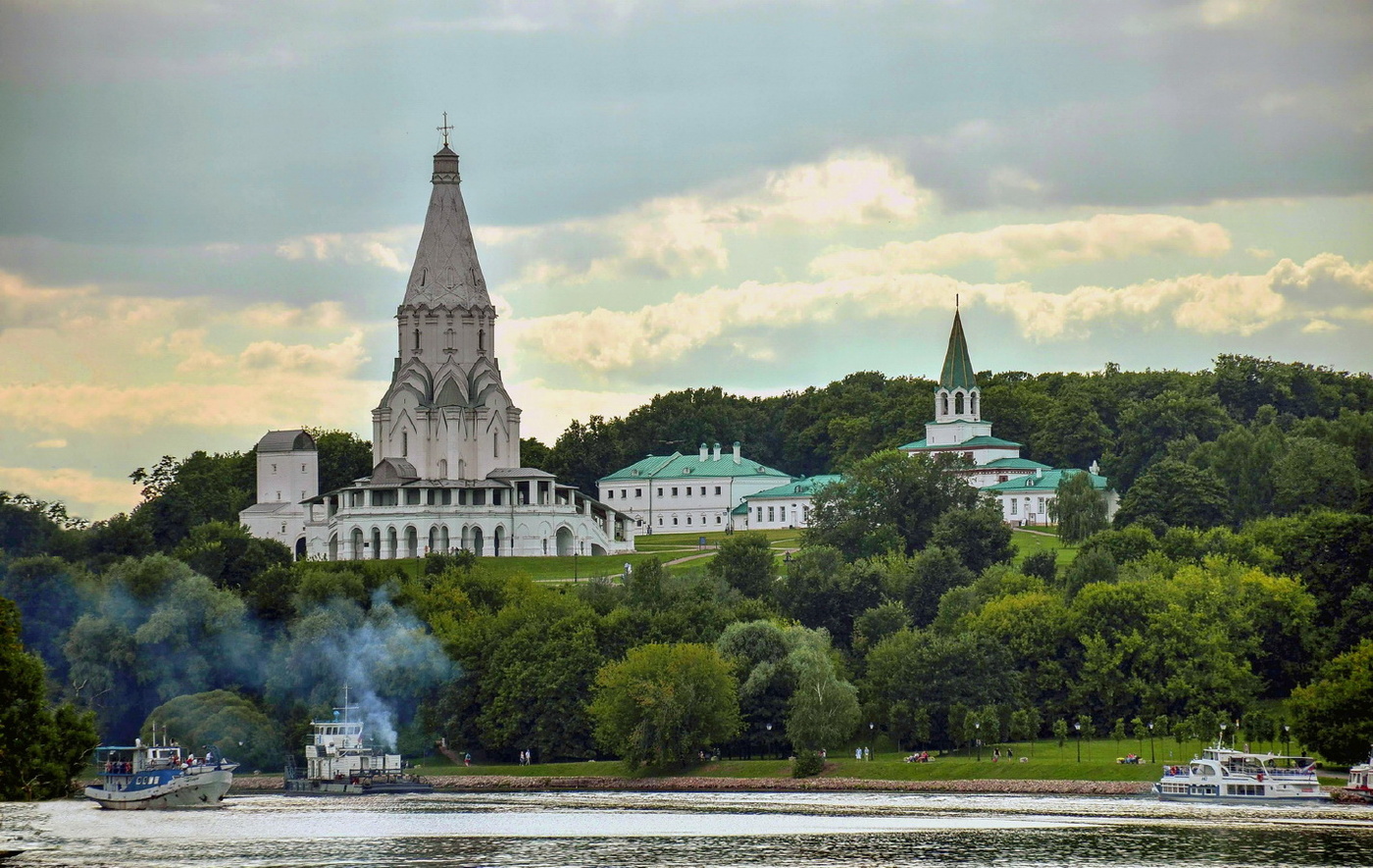 Вид на Коломенское,с реки.