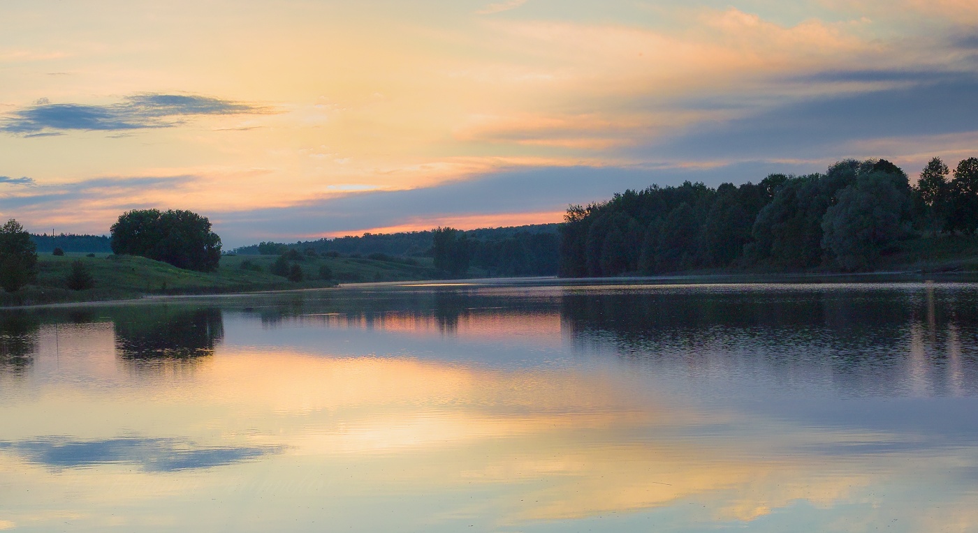Закат на озере