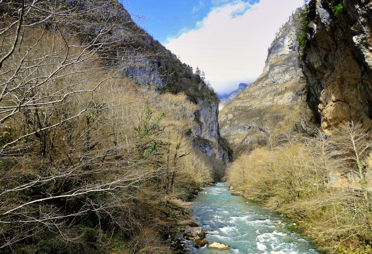 Река Гега в Юпшарском каньоне