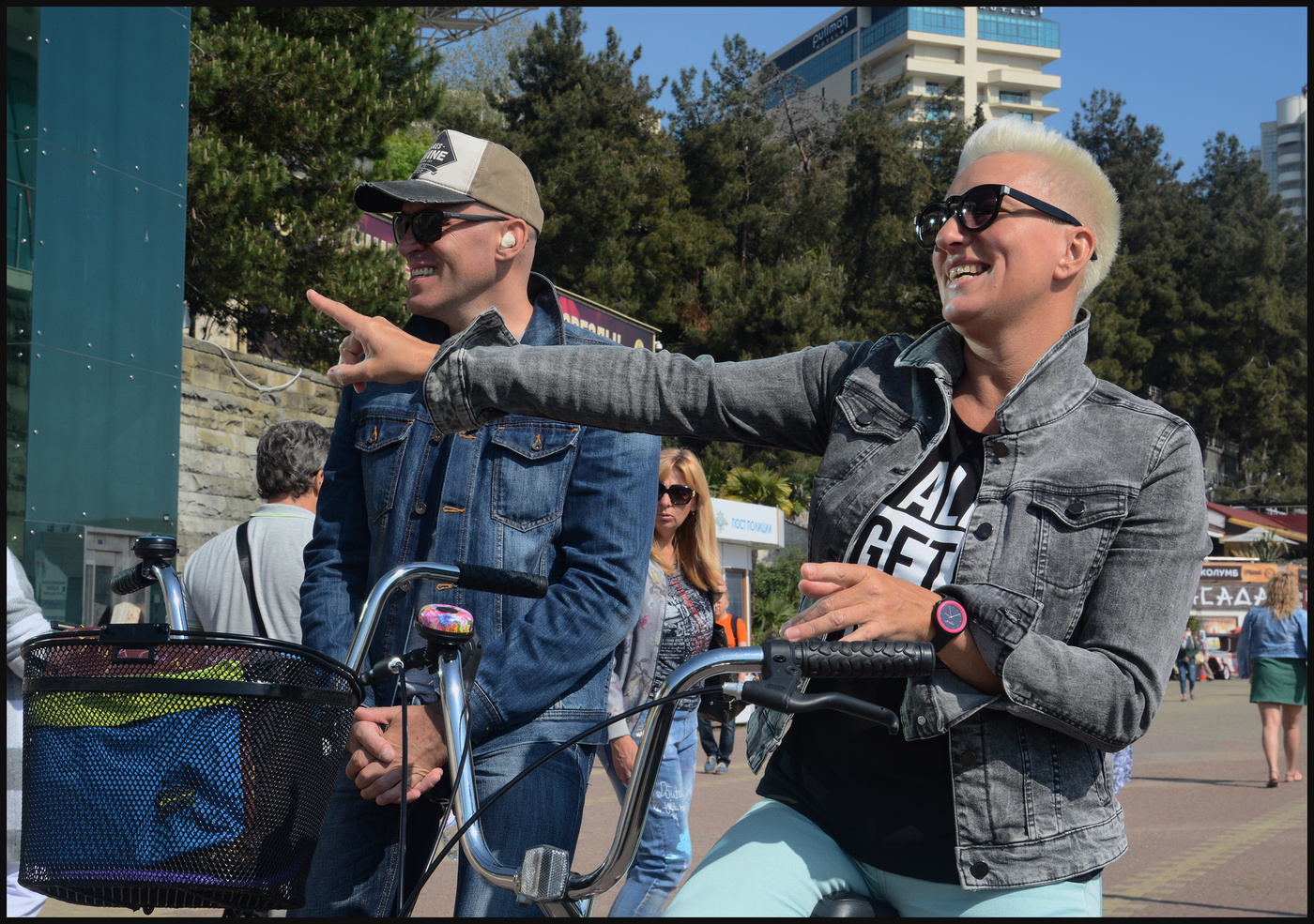 Зрители на набережной