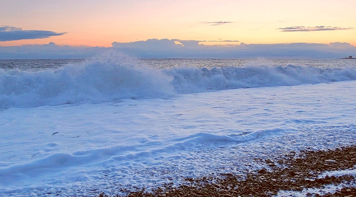 Вечернее волнение моря