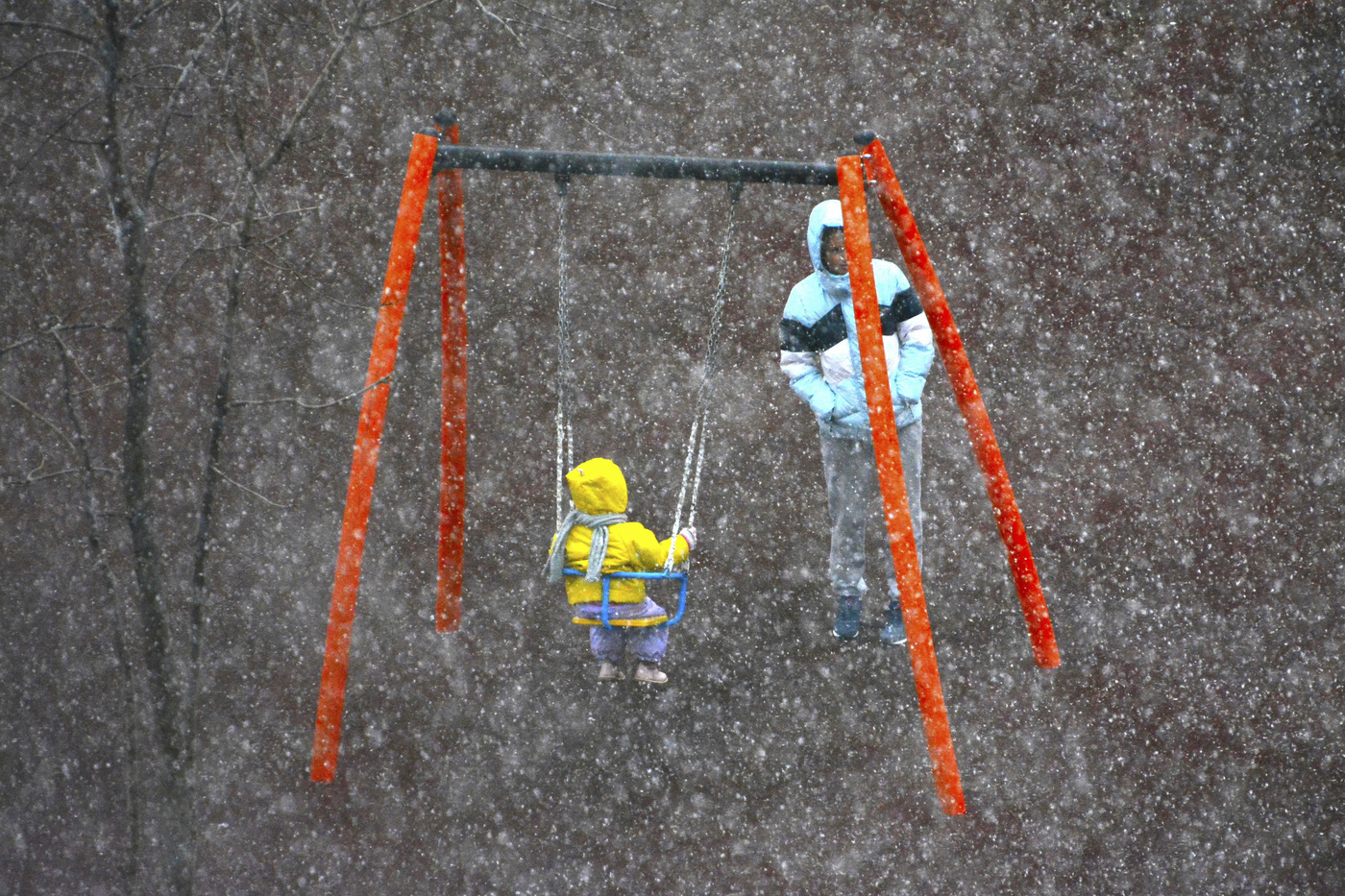 а у нас снег...