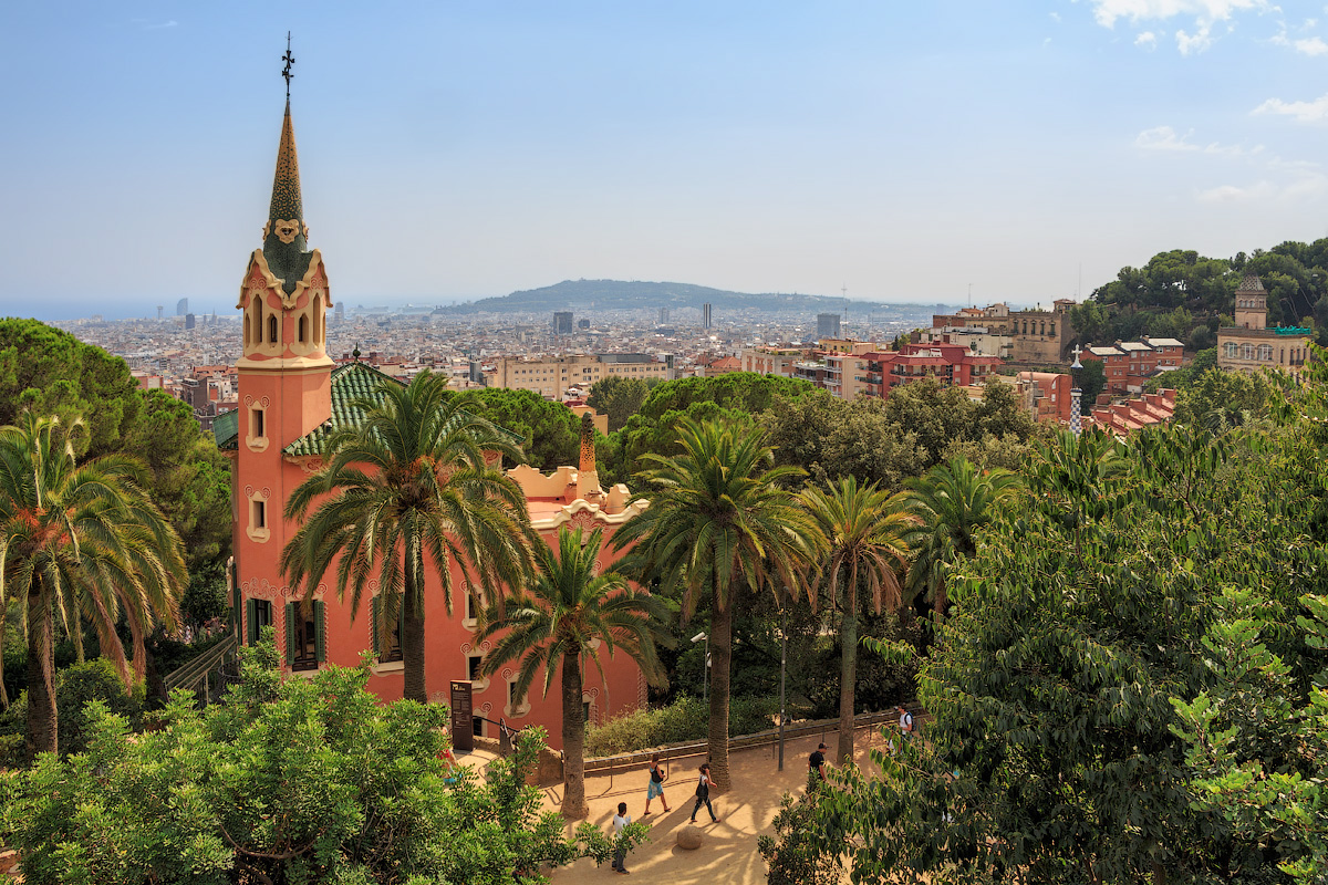 Прогулка по парку Гуэль