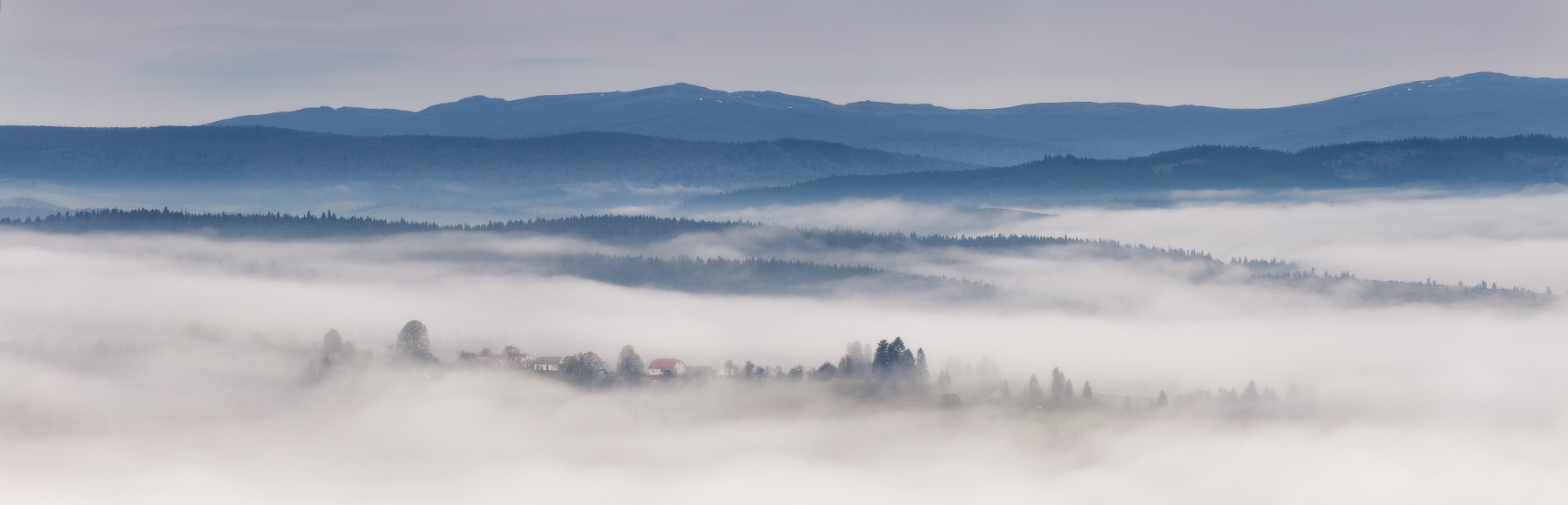 Пасмурное утро. Бескидские просторы