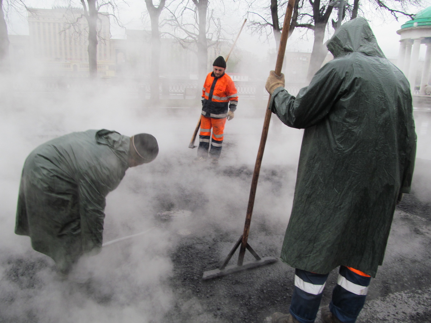 Кладут асфальт 3