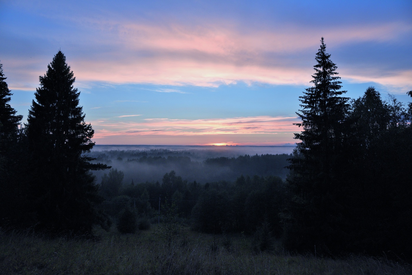 День уходил вместе с солнцем ...
