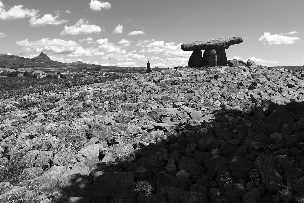 Пейзаж с дольменом