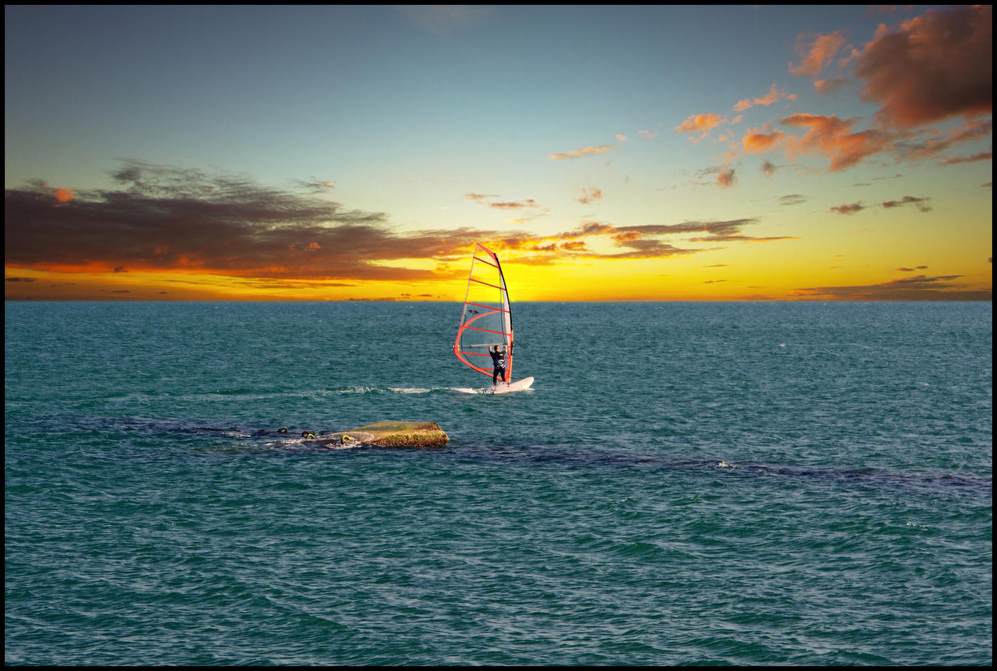 Белеет парус одинокий.