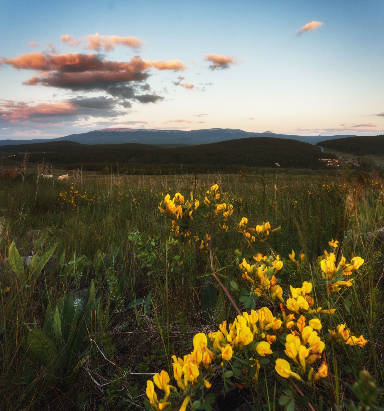 На фоне хр.Зюраткуль