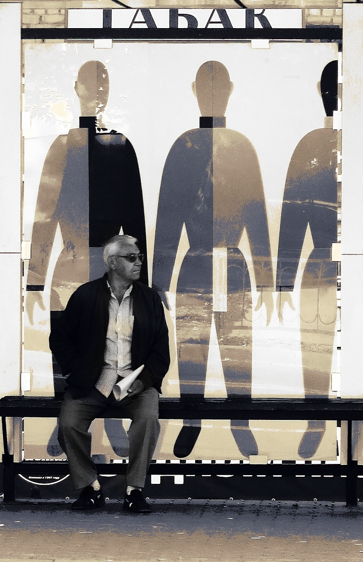 везде Малевич