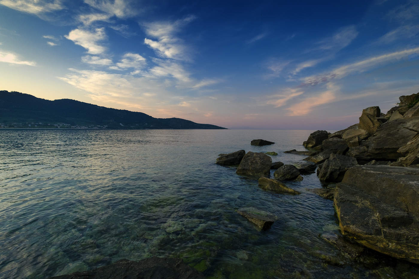 Закат в камнях