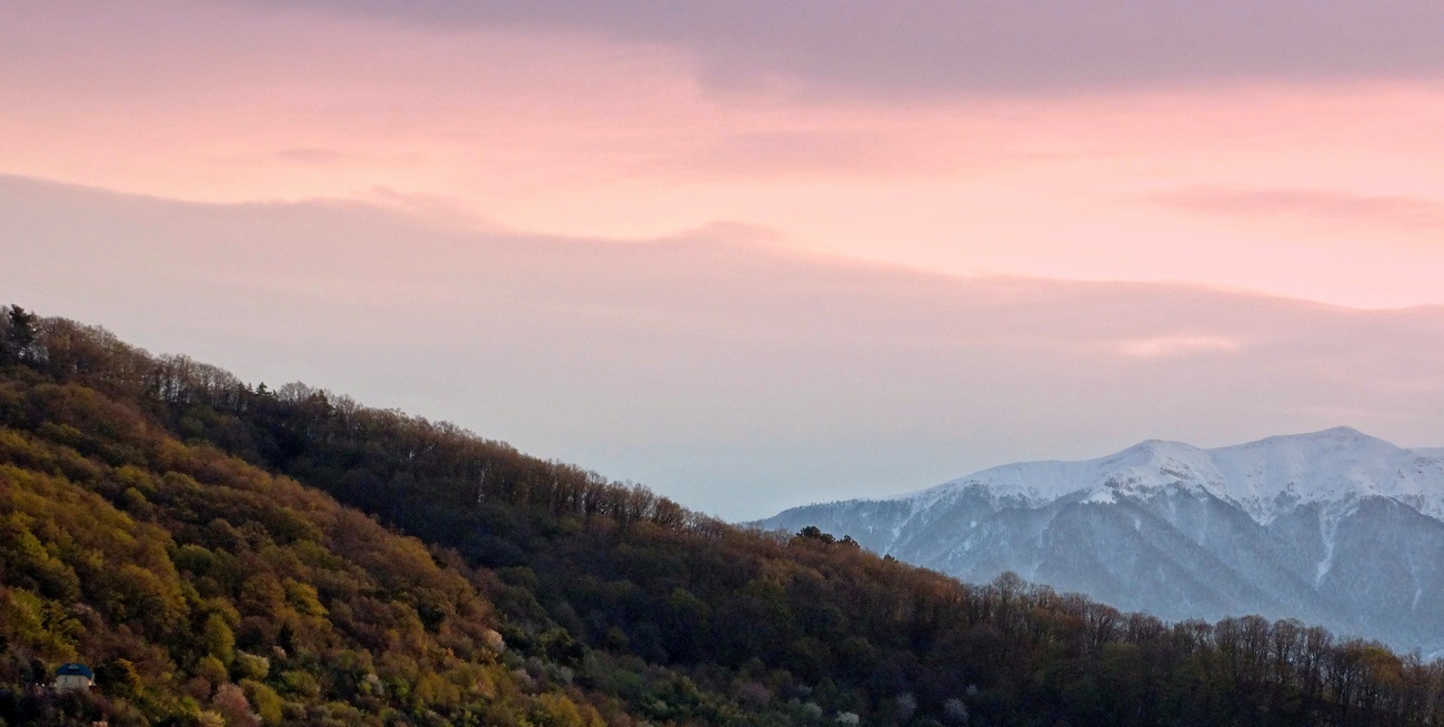 Вечер в горах Кавказа