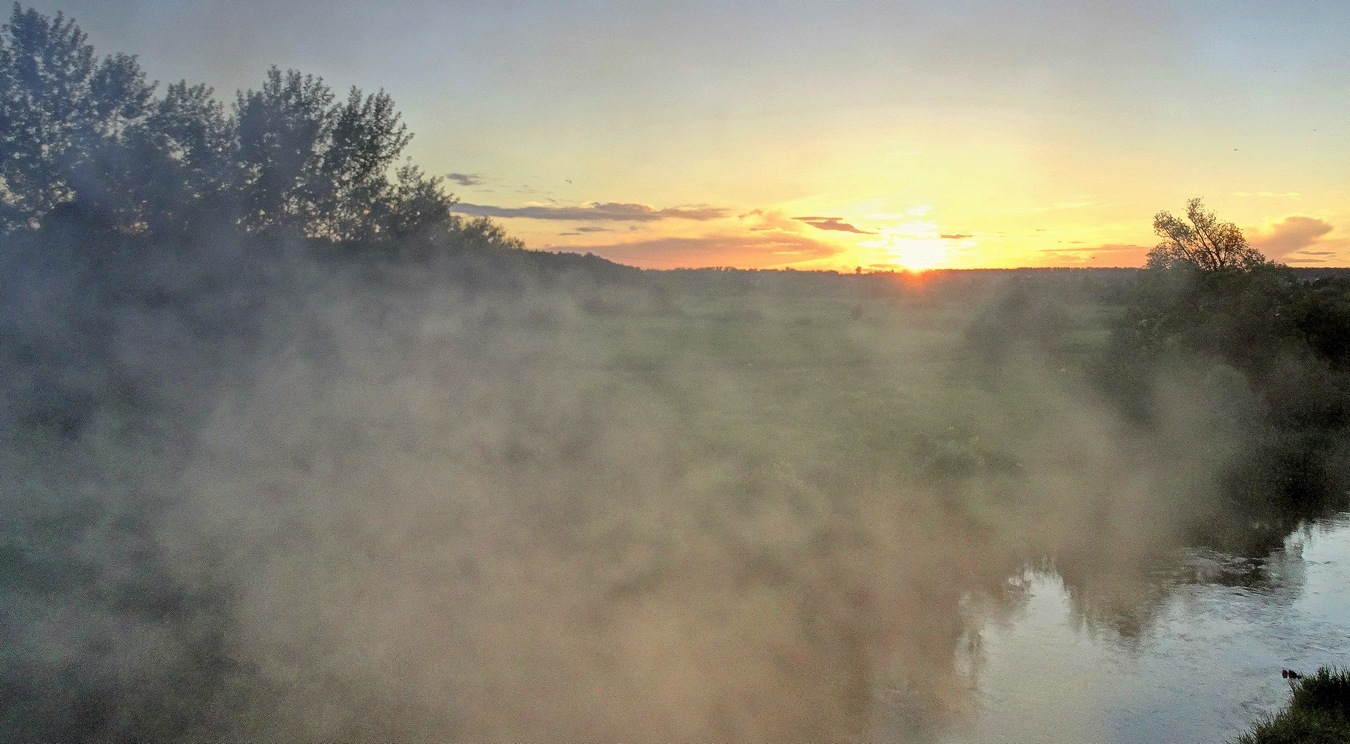 Закат солнца в тумане
