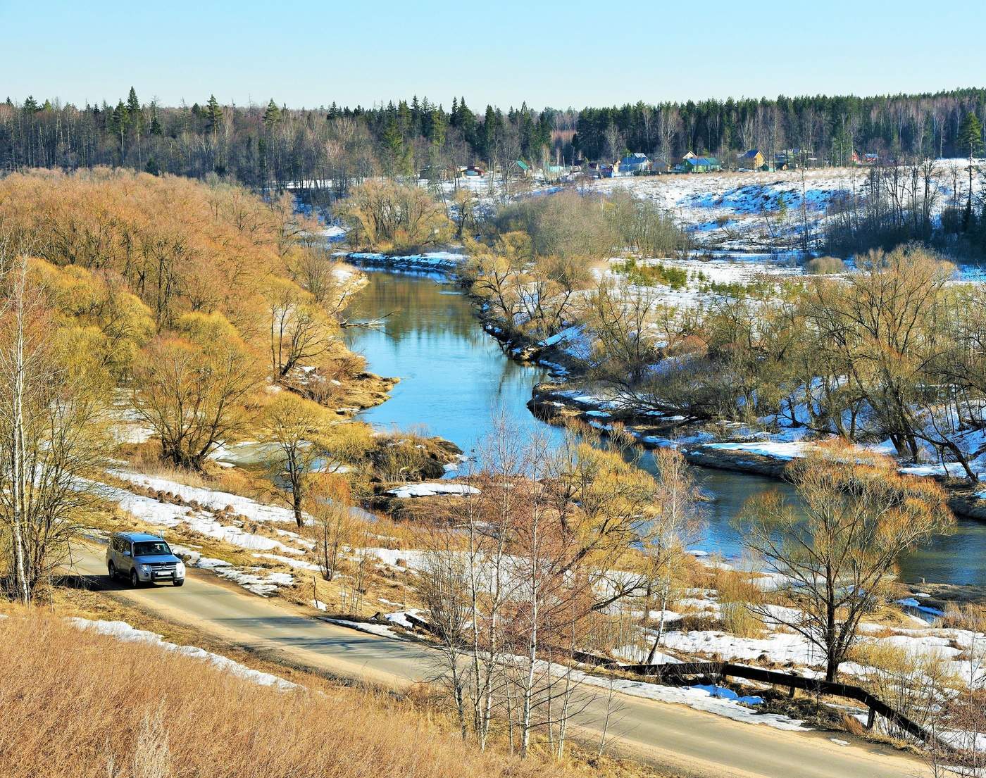 "А воздух уж весною дышит ..."