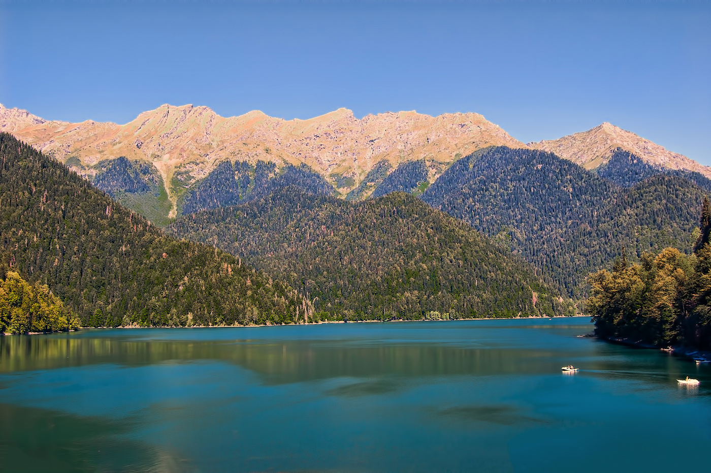 Горное озеро