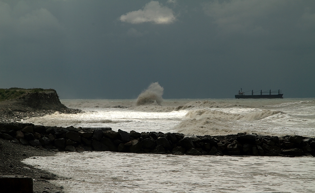шторм начинается