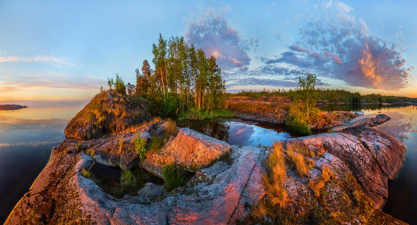 Остров с озером