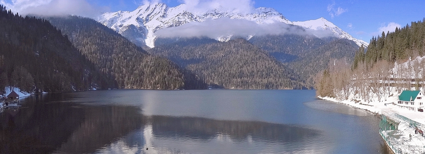 Панорама озера Рица