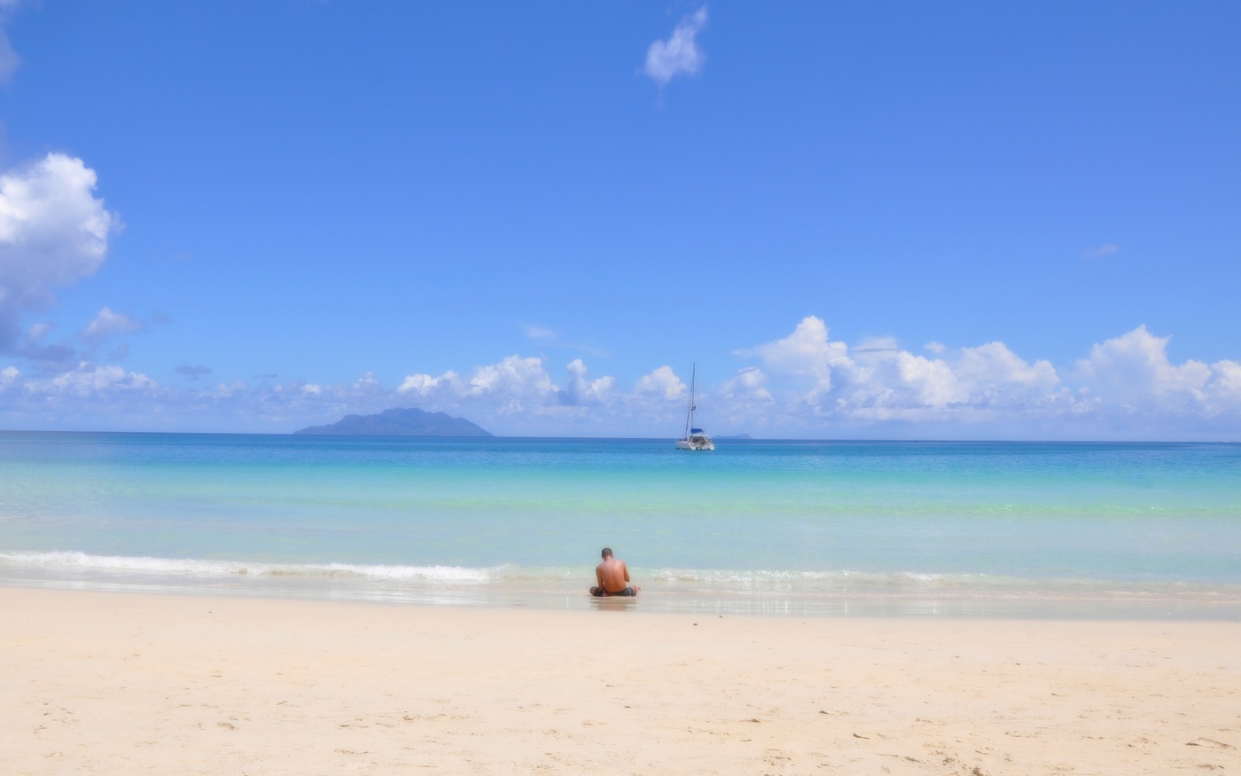 Задремал под солнцем