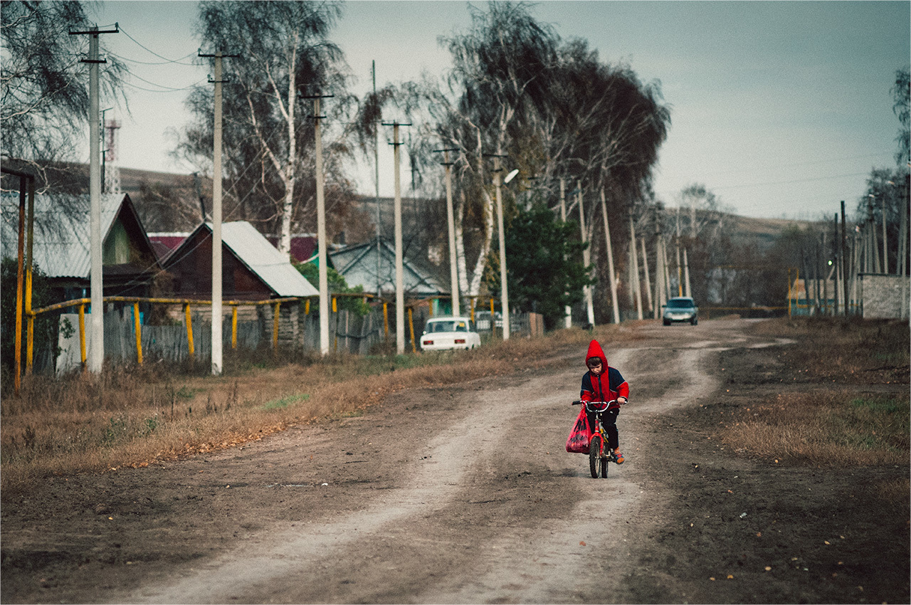 Послала мамка за хлебом