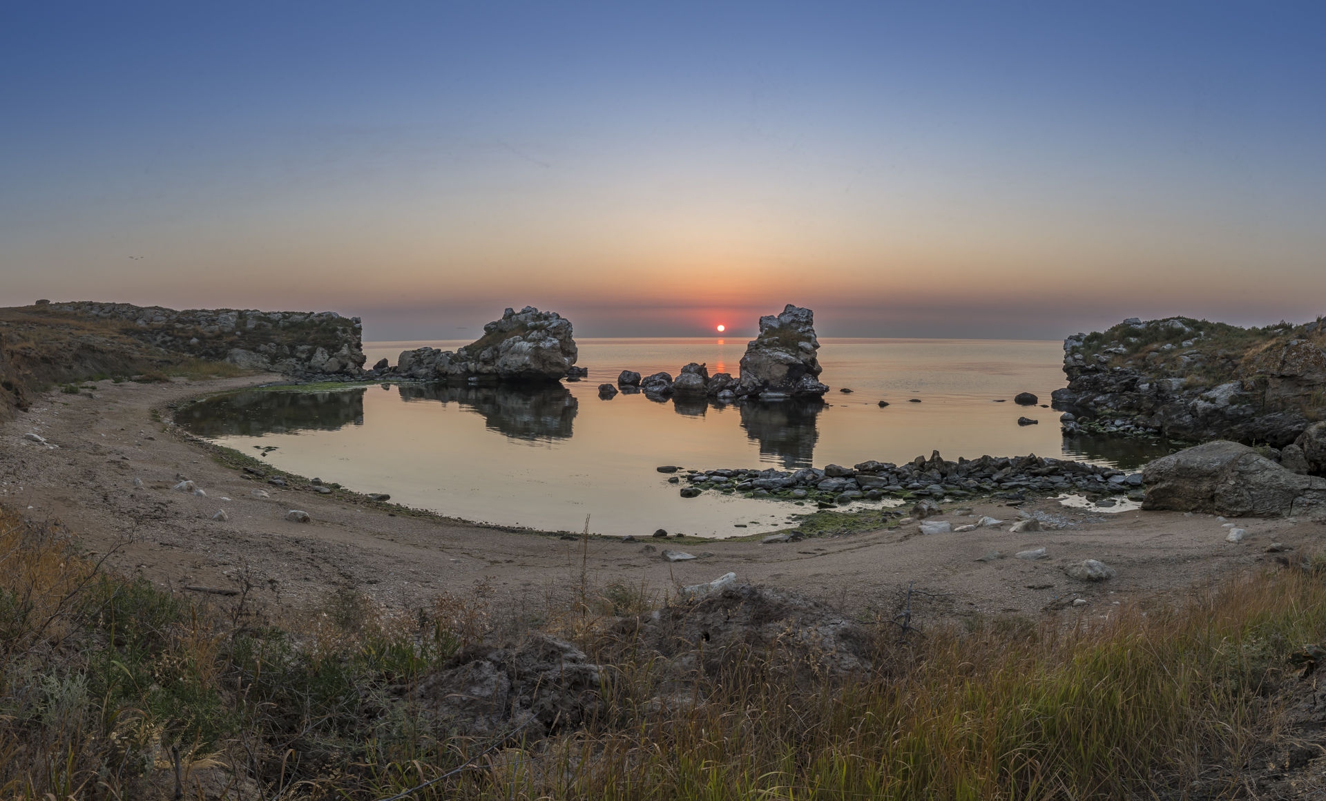 Рассвет в бухте Кирлиут