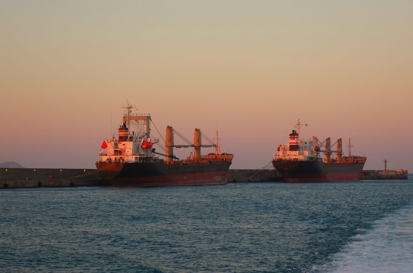 Вечером в порту