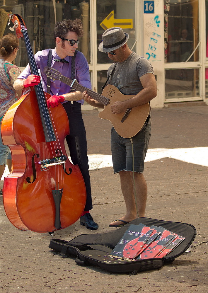 Уличные музыканты..