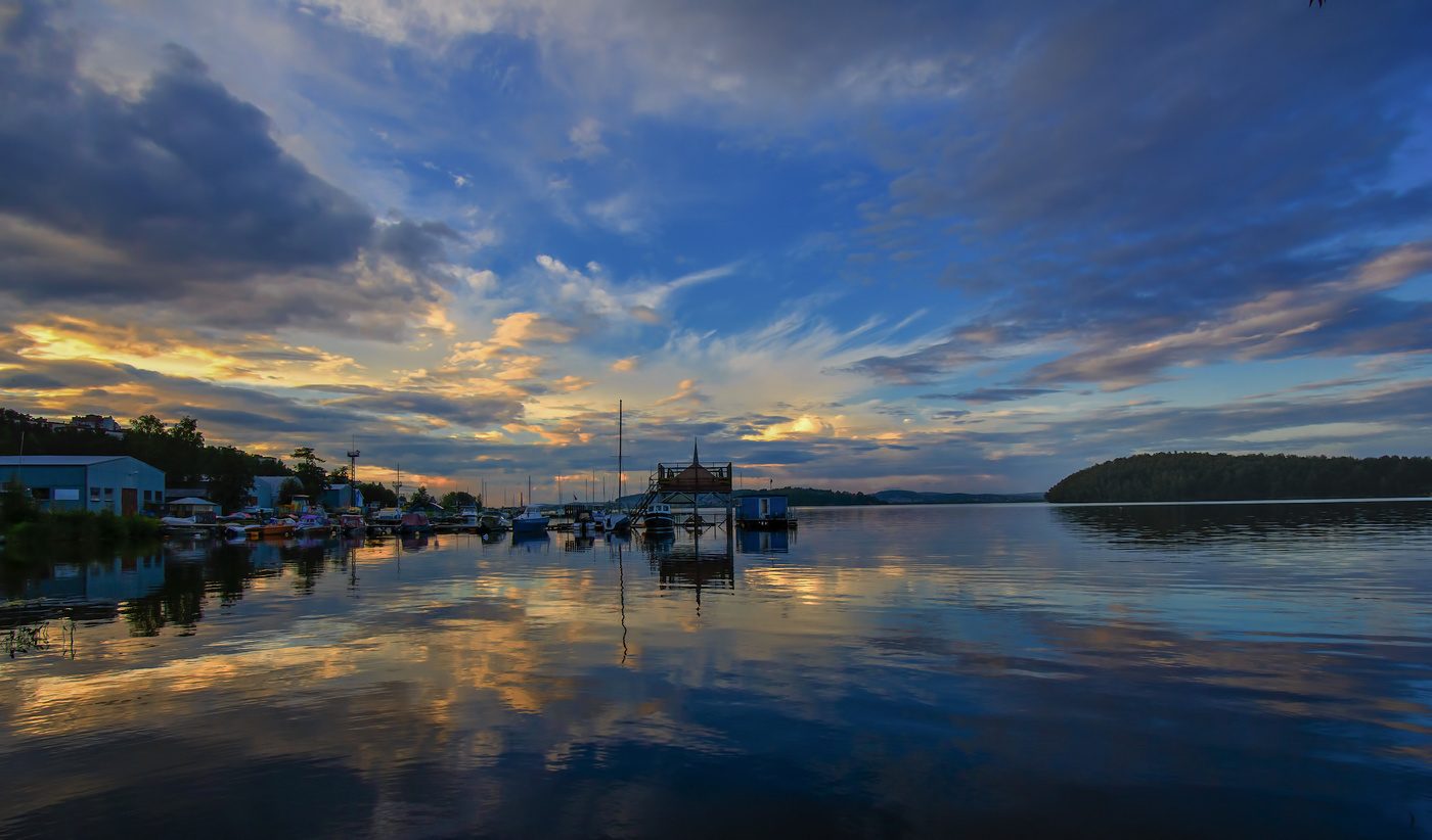 Вечер в гавани