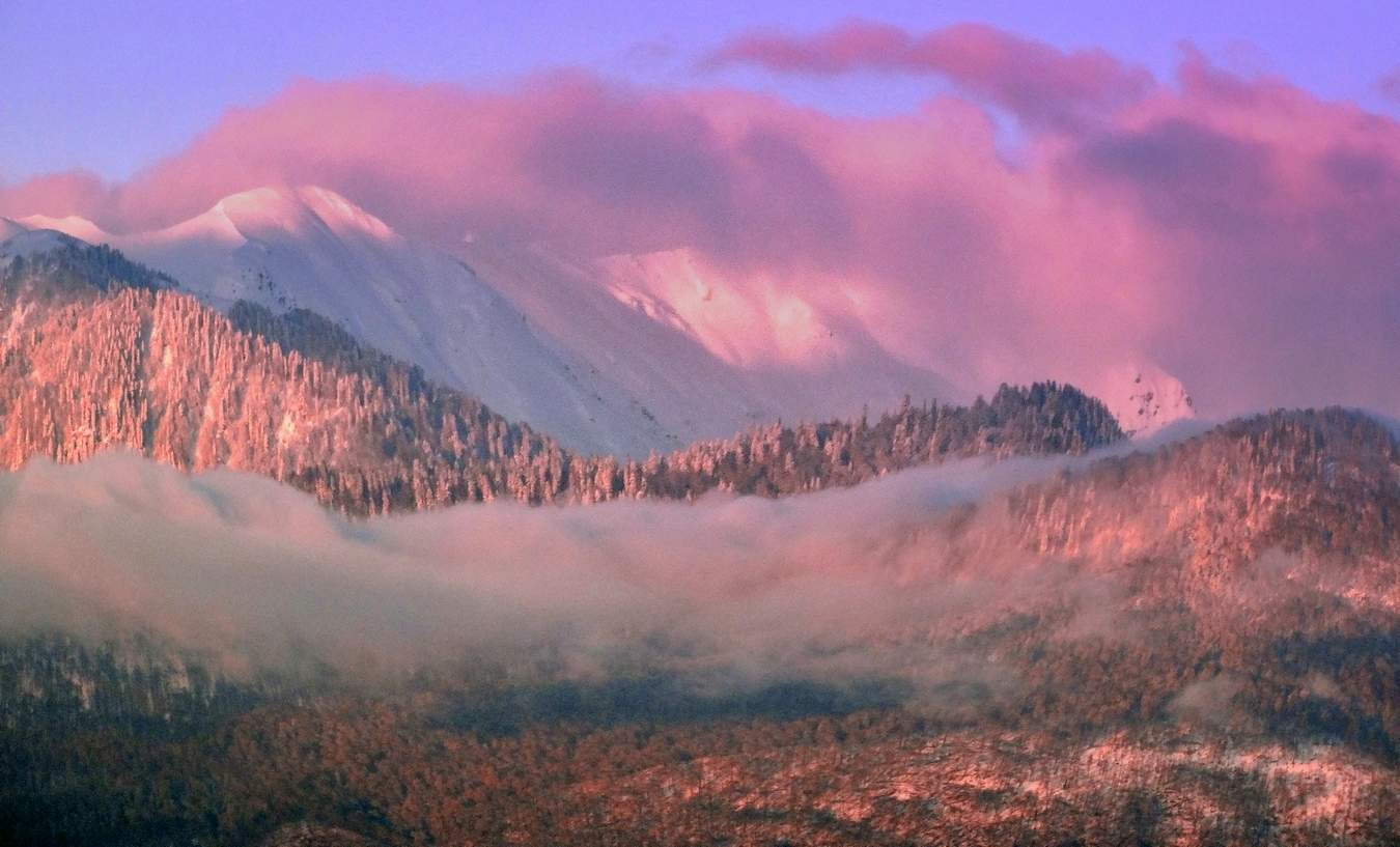 Кавказ готовится к ночи