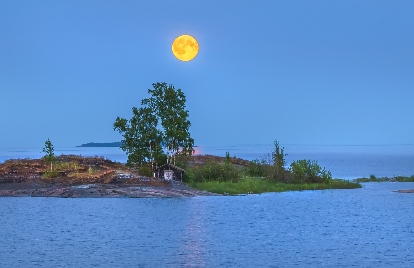 Полнолунье, или белые ночи Ладоги.