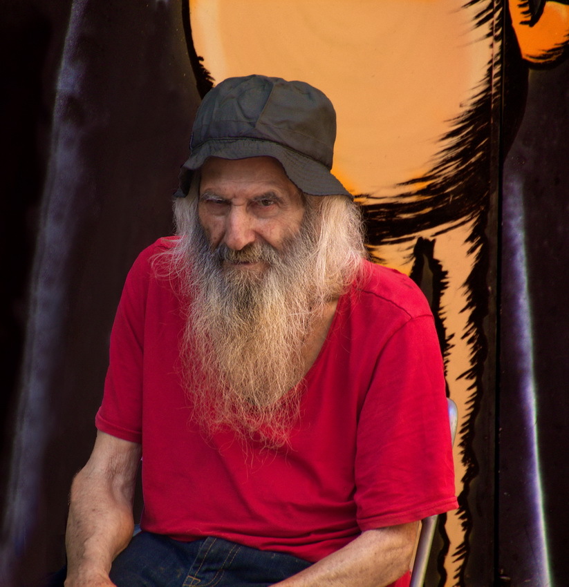 МУЖИЧОК С ДУРНЫМ ГЛАЗОМ...