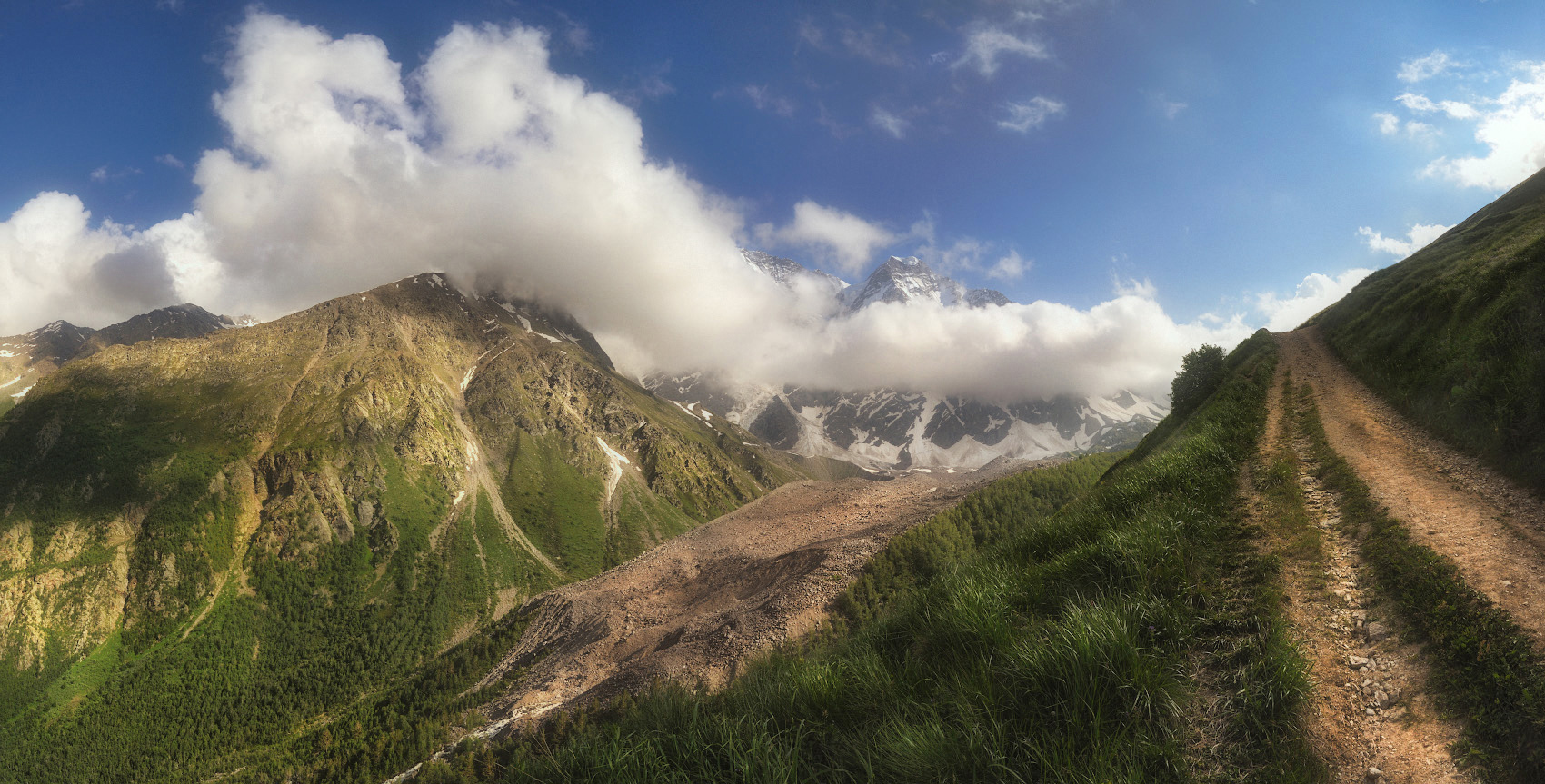 Вечер на склонах Чегета