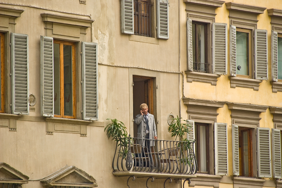 Не выходи из дома"